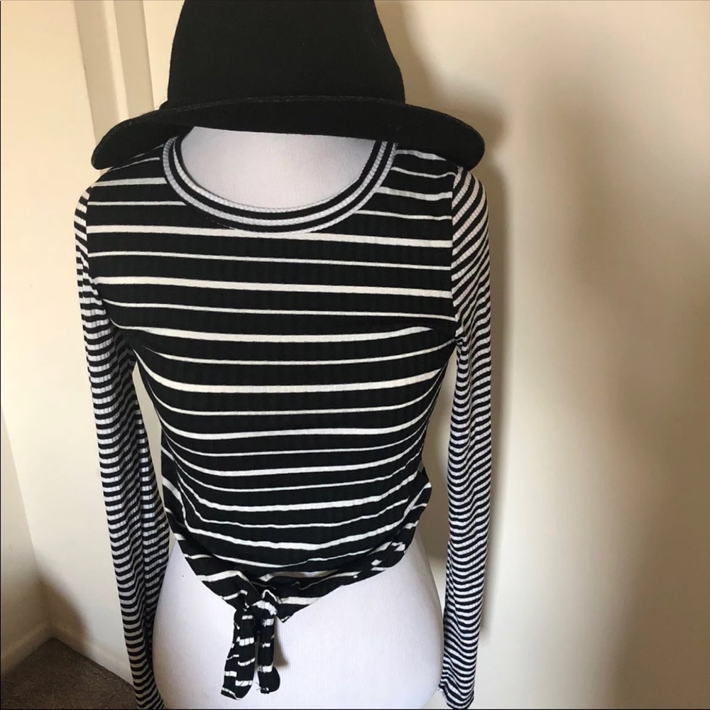 Cute Long Sleeve Top (s)